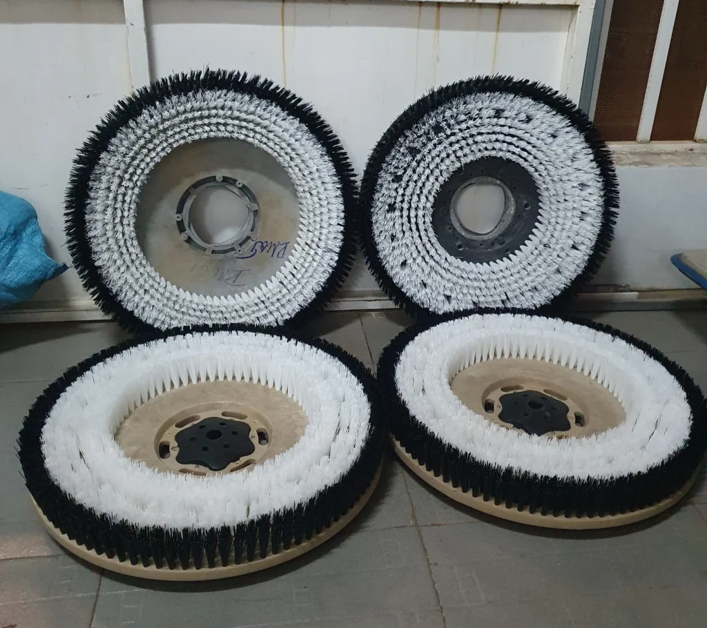 Trồng cước các loại bàn chải chà sàn của các thương hiệu máy chà sàn